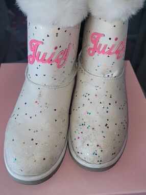 Juicy Couture Sparkle Faux Fur Lined Boots in Pearl with Pink Logo